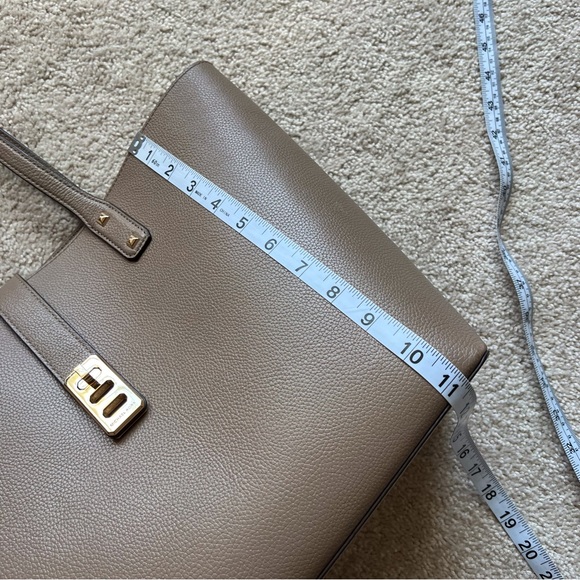 Michael Kors Carson Carryall Tote and Smartphone Wallet Bundle Pebbled Leather - Picture 9 of 16